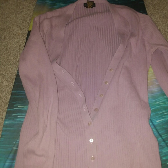 6 tops and a pair of leggings med.to L - Picture 6 of 6